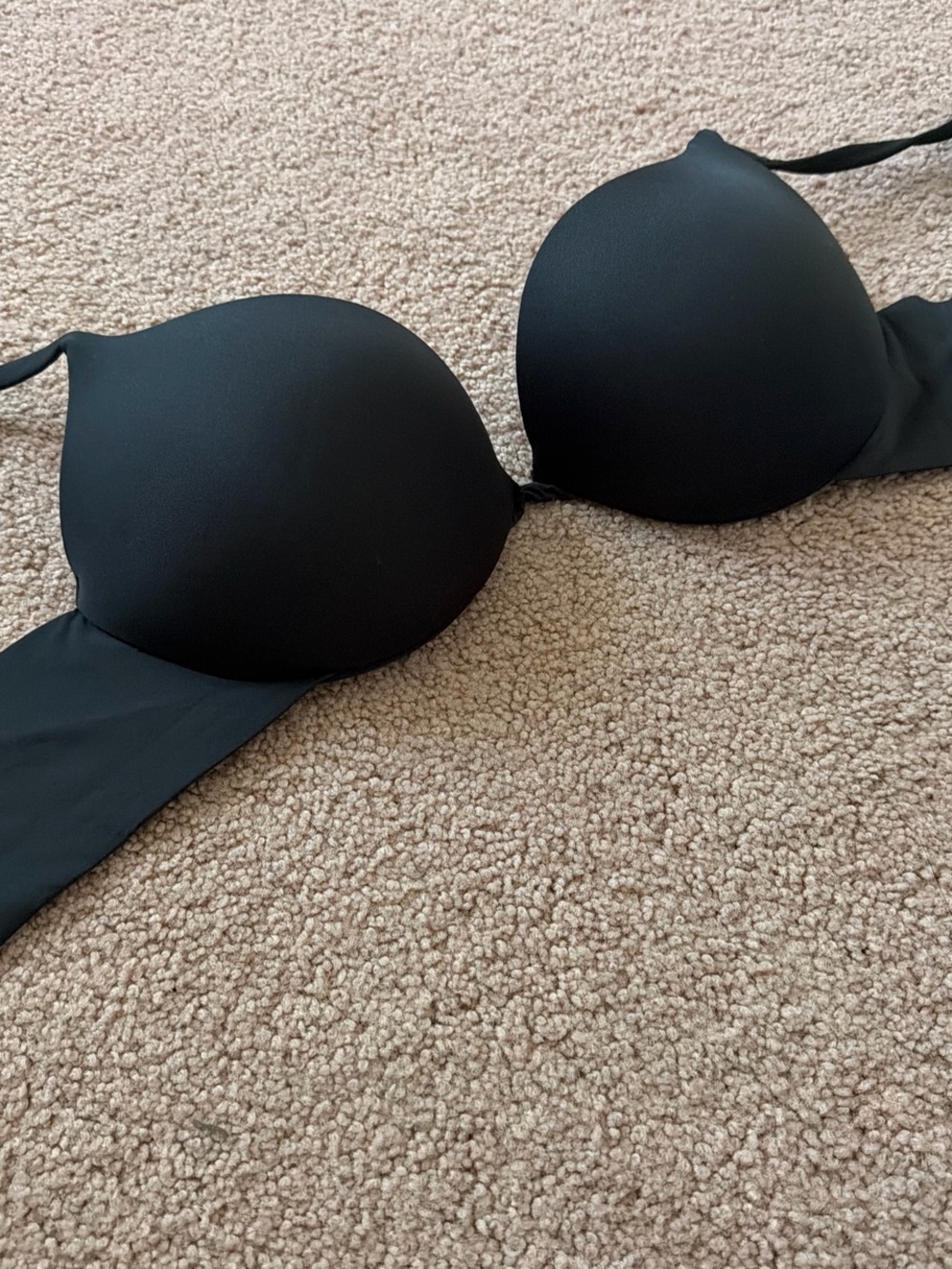 SKIMS Black Seamless Molded Push-Up Bra